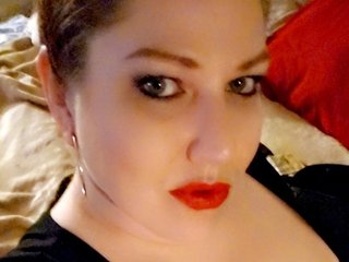 luscious_lilli