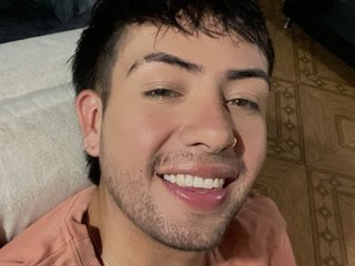 romo_hot23