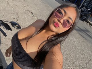 thania_bigboobs