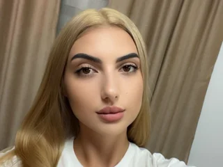 AVa_Bloom