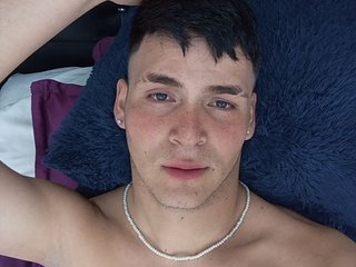 AlexMyers Live Webcam on Streamate