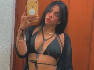 elivecams.com AliceJones69 livesex profile in latina-colombia cams