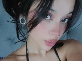 Amelie_Squirt19 Profile Image