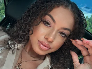 watchgirlcam.com amouranyx livesex profile in 35-55-47028-n-14-24-357948-e cams