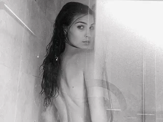 AryaGrey Live Cam