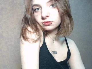 AyumiPosh