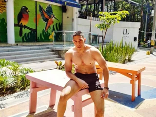 BRAWNYBIGCOCK