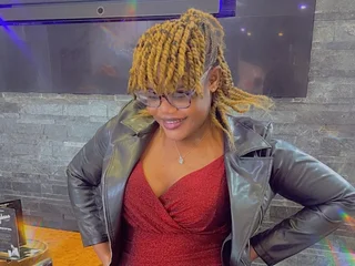 BigbuttyV