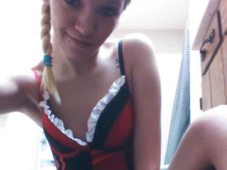 BlondeBombshell18
