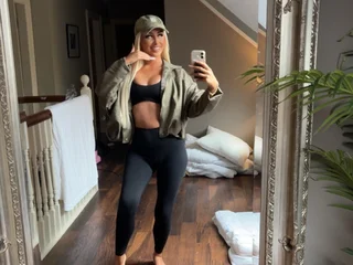 chatnmate.com blondie124 livesex profile in petite cams