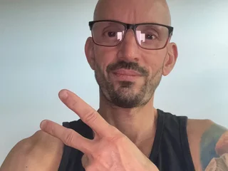 Cam boy Breadman_2002