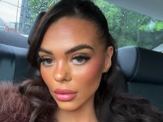 Brunette_bunnyxo