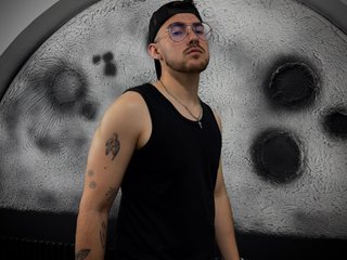 BrunoWalkerr Male Anal Cam Nude