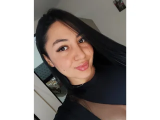 CarolineRivaz webcam profile - Colombian