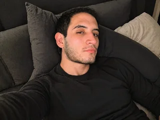 Cam boy Charlizee_23