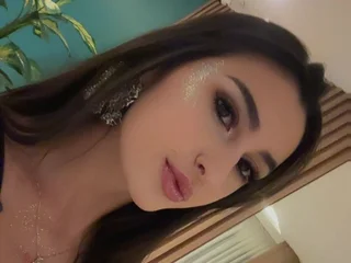Chloe_Angell