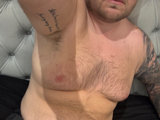 Chubbybear94 Live Webcam on Streamate