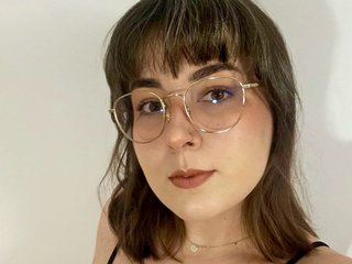 ClaraHotFlirt LiveCam