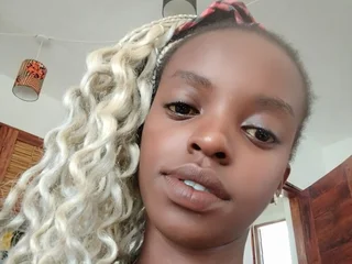 streamate cocoakitten19 webcam profile pic via maturelivesexcams.com