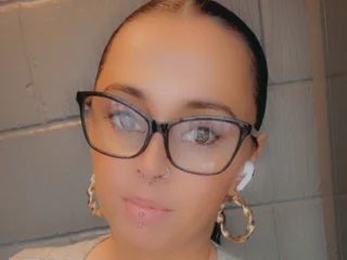 CurvyChloe90x