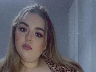 CurvyDollieMae webcam profile - British