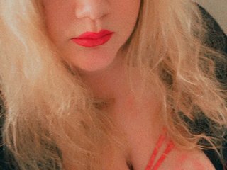 CurvyLouisaXoX - Streamate Smoke Tattoo Young Girl 