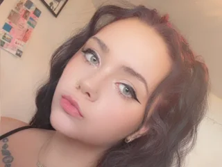 CurvyQueenCleo