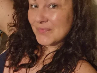 livesexbbwcams.com curvyshyshonna livesex profile in muscular cams