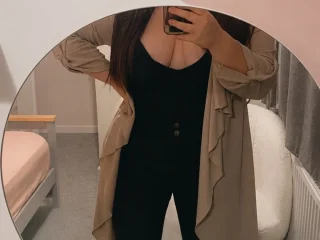 CurvyyChloe