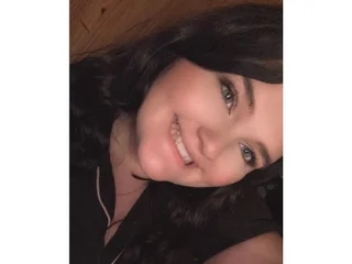 Curvyy_Carlyy profile