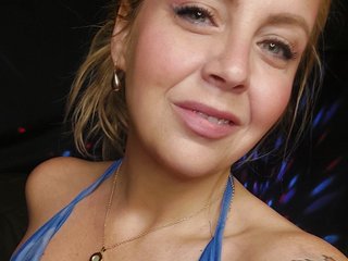 DaisyKnickers Live Webcam on Streamate