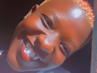 DarkMelaninx webcam