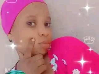 Darksweetberry18 webcam profile - Kenyan