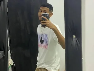 DaveHottx live cam