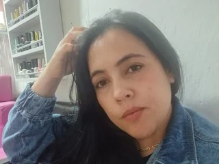 Emi_Hot