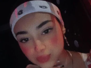 Emily_Petit live cam