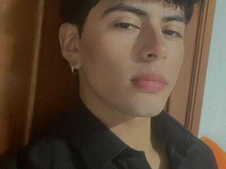 GioMartinelli - Streamate Teen Piercing Smoke Boy 