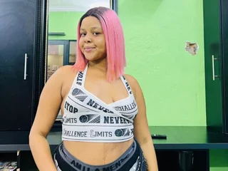 Cam girl GoldenBumXXX