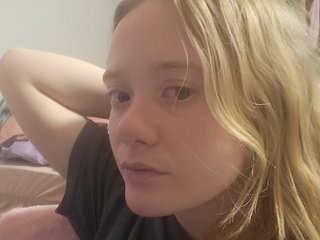 HarleyBlossom - Streamate Interactivetoys Piercing Spanking Girl 