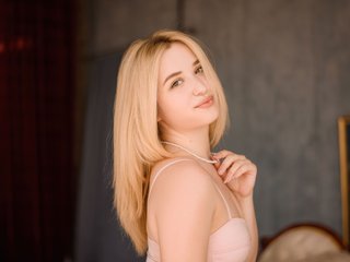 Webcam sex fun with HazelWhit on live sex cam