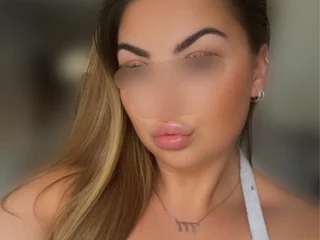 HoneyMilfff live cam