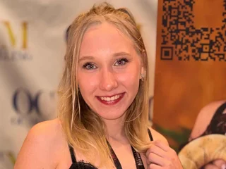 Itsmckennalynn webcam profile - American