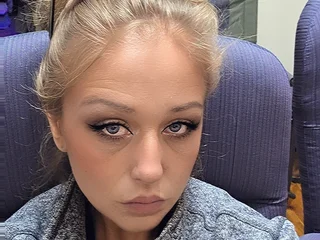 onaircams.com jazmynnluciousa livesex profile in white cams