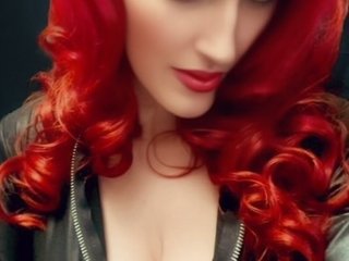 Webcam sex fun with JenniferVegas on live sex cam