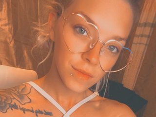 Webcam seksplezier met JizzonJess op live seks cam