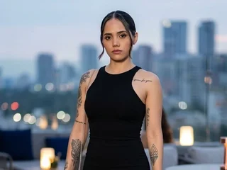 Katy_Jhomson