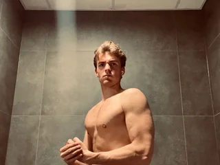 KinkyBlond