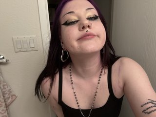 Spaß mit Webcam-Sex mit KittenNoire auf einer Live-Sex-Kamera