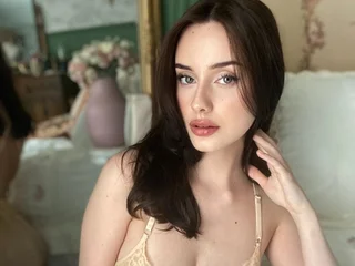 LadyHennieFaye