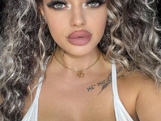 LaraSexBomb - Streamate Interactivetoys Tattoo Sextoys Girl 